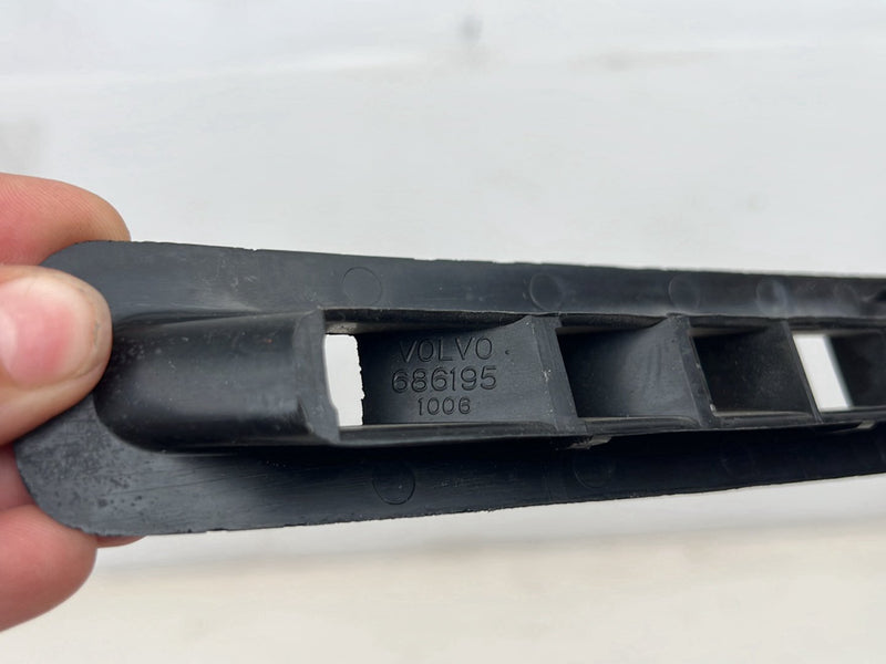 1967-1974 Volvo 140 142 Dash Right & Left Defrost Heat Vent Pair OEM #6496EM