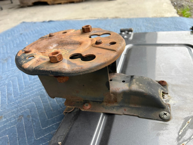 1985-1988 Suzuki Samurai SJ413 Lower Tailgate 67700-80060 OEM