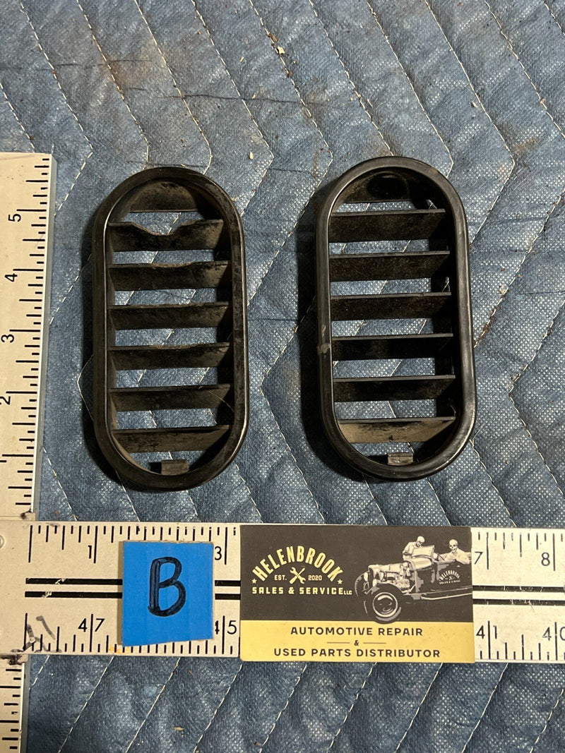 1983-1985 Porsche 944 Right & Left Door Cabin Air Vent Pair 477819175 OEM#2515EM