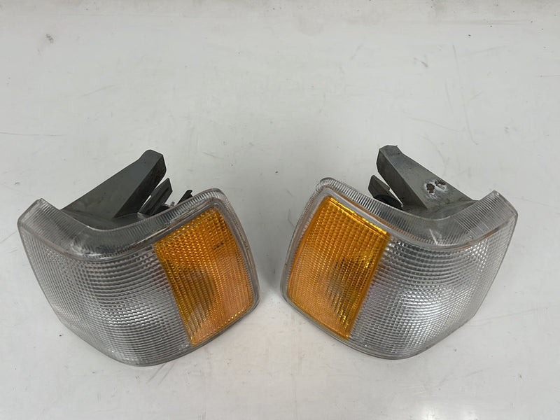 1990-1992 Volvo 740 745 940 Front Right & Left Turn Signal Light Lamp Pair OEM #5894EM