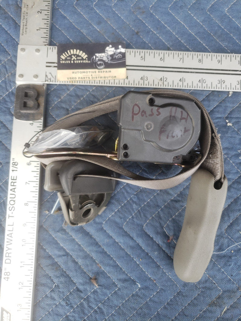 2000-2005 Chevy Impala Front Right RH Passenger Seat Belt Retractor OEM #2153CN