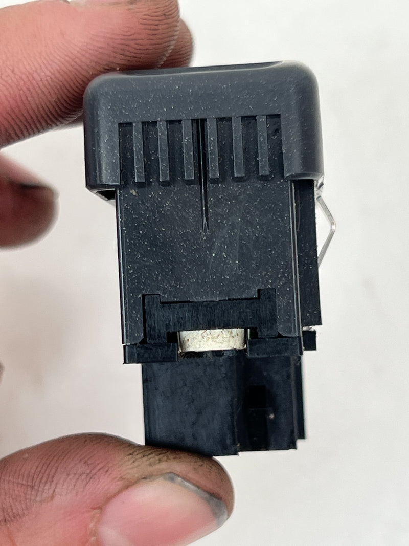 1998-2000 Volvo S70 V70 XC Heated Mirror Rear Window Defrost Switch OEM #6867EM