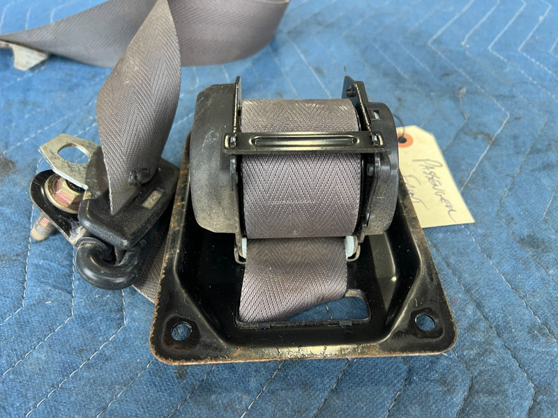 1985-1988 Suzuki Samurai SJ413 Passenger Front Seatbelt Retractor OEM #2318CN