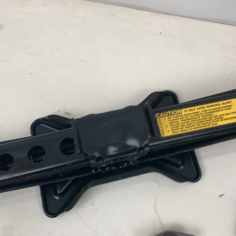 1996 Chevrolet Silverado GMT800 - Jack & Tool Kit