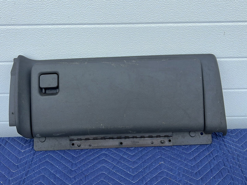 Chevrolet Silverado - Glove Box PN: 15120384