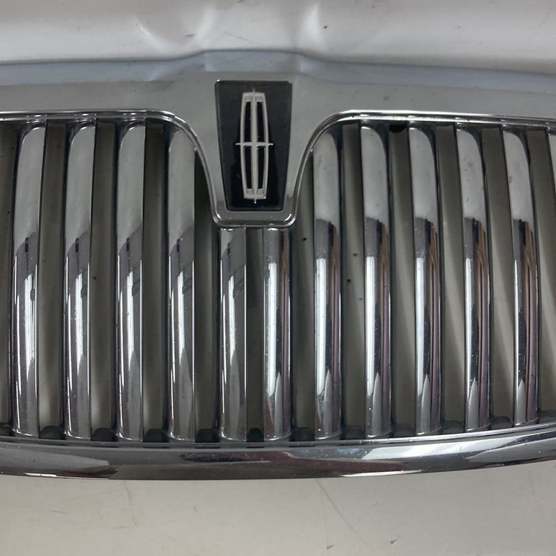 2002-2005 Lincoln Town Car Signature BSFC0- Grille Front Chrome #5148M