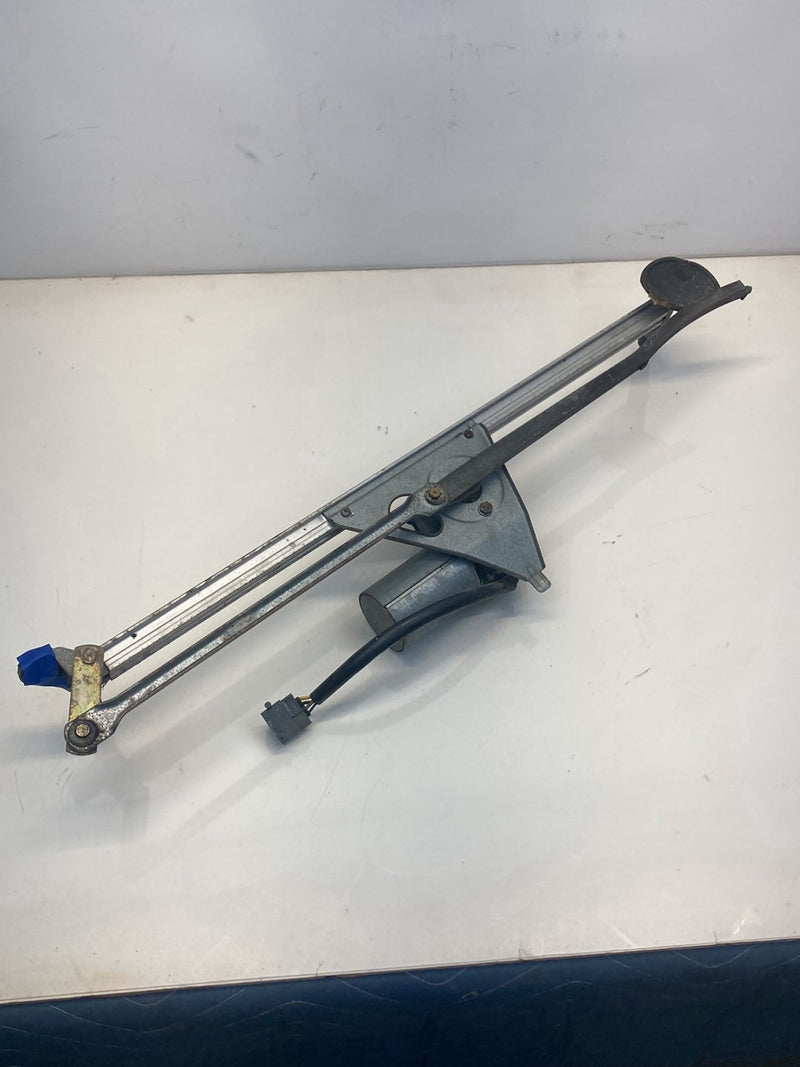 1986 Volvo 740 - Wiper Linkage