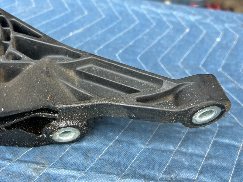 2012-2015 Chevy Cruze Front Transmission Mount 13268880 OEM #2234CN