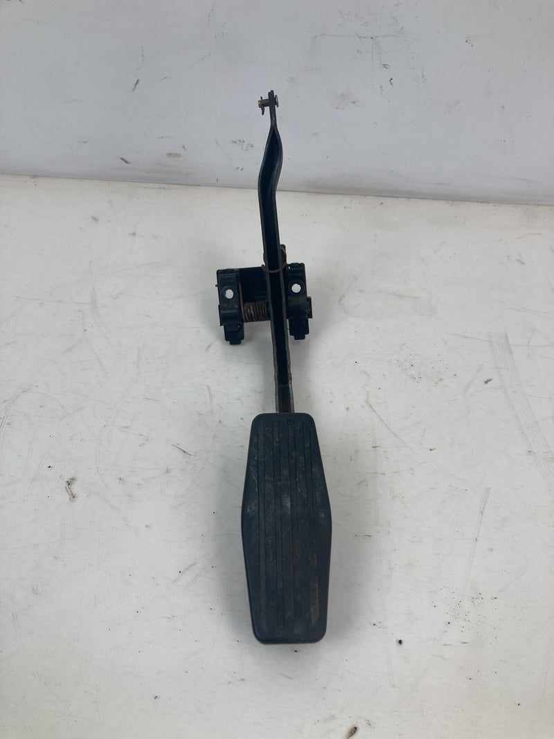 1981-1985 Volvo 240 245 Gas Pedal Accelerator 1272618 1234415 OEM