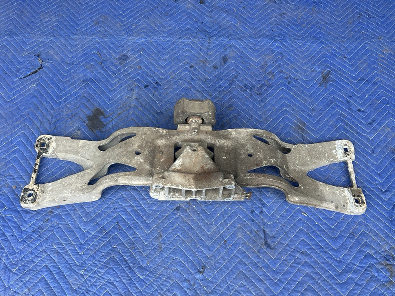 1998-2003 Jaguar XJR XJ8 X308 Rear Transmission Crossmember Support OEM #4774E