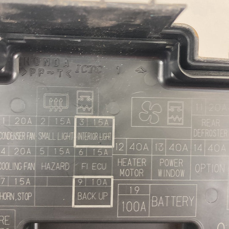 2002-2004 Honda CR-V RD2 Fuse Box S9A-GO OEM #5097M