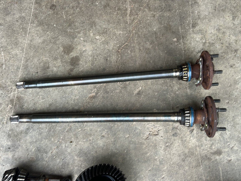 1990-1992 Volvo 740 745 940 Wagon 4.10 Ratio Rear Differential w/ Axle Assembly 3549692 OEM #5995EM