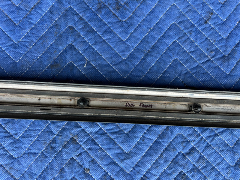 1989-1995 Volvo 740 940 Exterior Front Right Lower Third Door Molding OE #3861EM