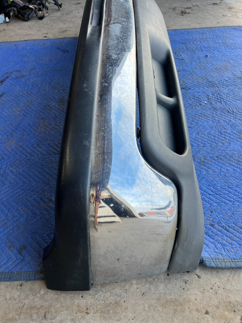1999-2002 Chevy Silverado GM 1500 2500 Front Bumper w/ Chrome Trim OEM #1856CN