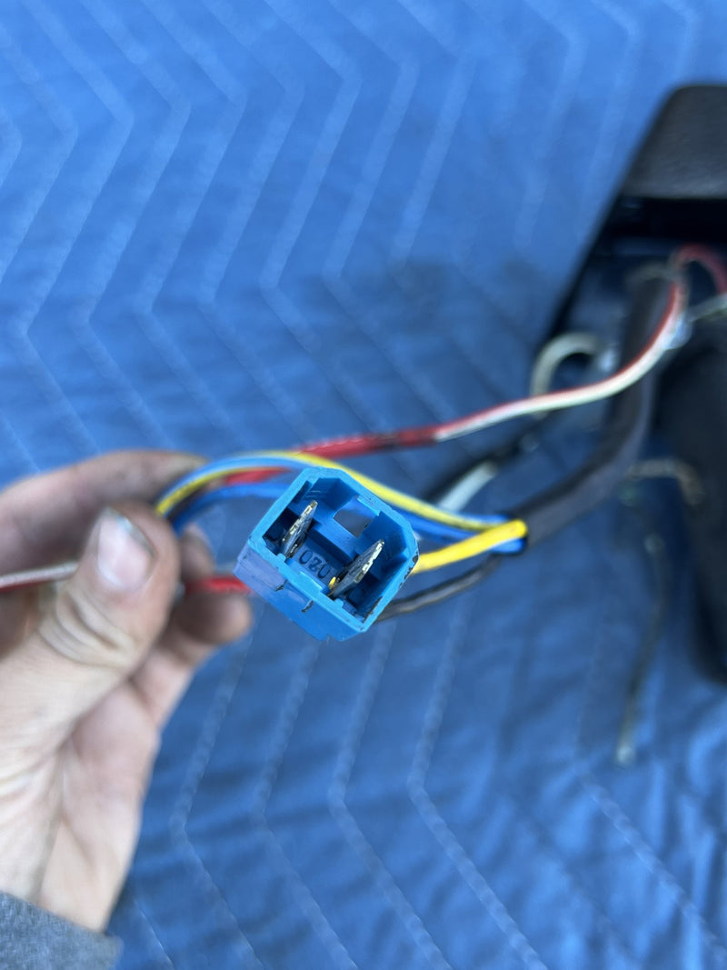 1988 Volvo 240 245 - Automatic Shifter Assembly