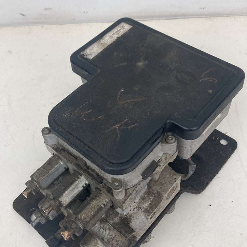 1995-1998 Chevrolet Silverado 2500 GMT400 ABS Pump 12765501 OEM