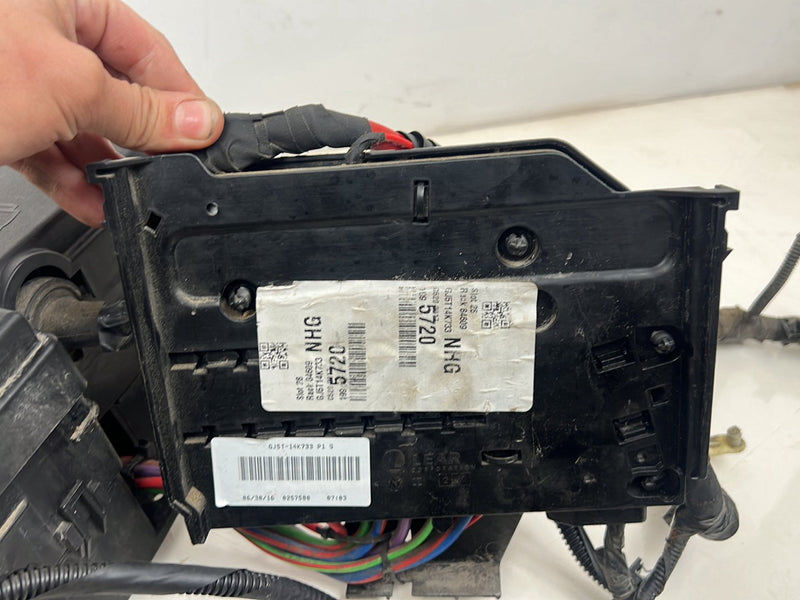 2017-2019 Ford Escape Engine Fuse Box AV6T-14A607-BC AV6T-14A067-AD OEM #5464EM