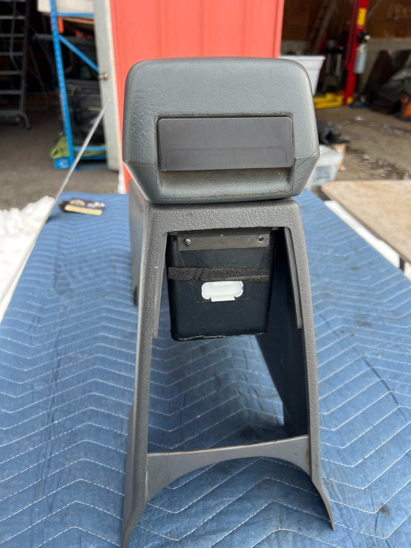 1989-1995 Volvo 740 940 Sedan Center Console Assembly Arm Rest Gray OEM #3709EM