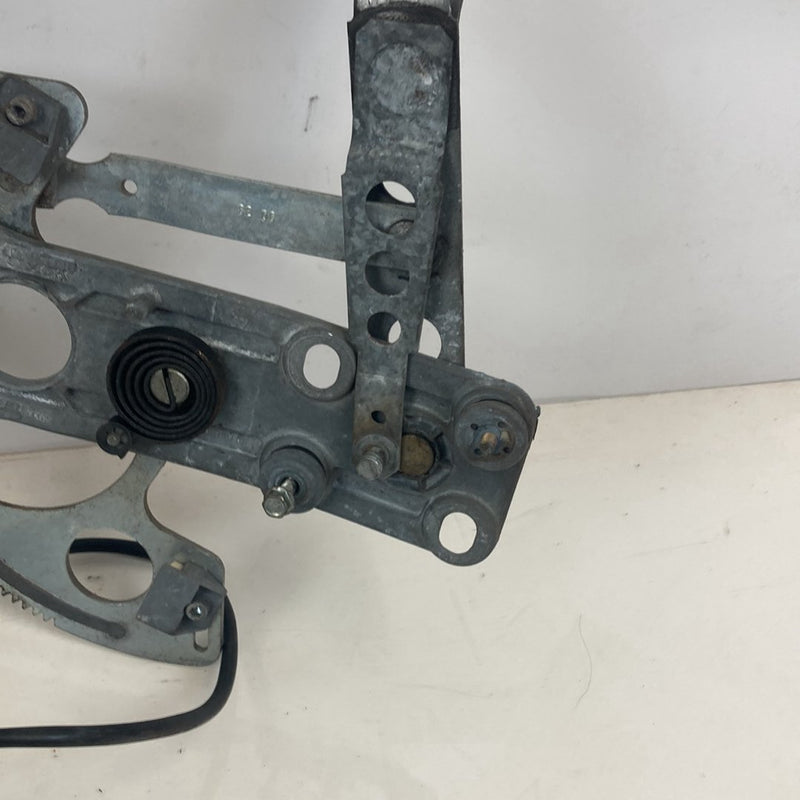 1986-1993 Volvo 240 244 Window Regulator Driver Front Bosch 1315021 OEM #4876M