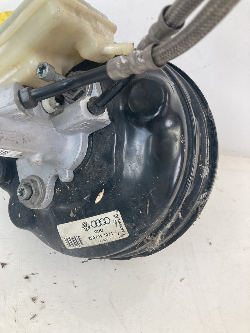 2001-2005 Volkswagen Passat Brake Booster Master Cylinder Assembly OEM #5522M