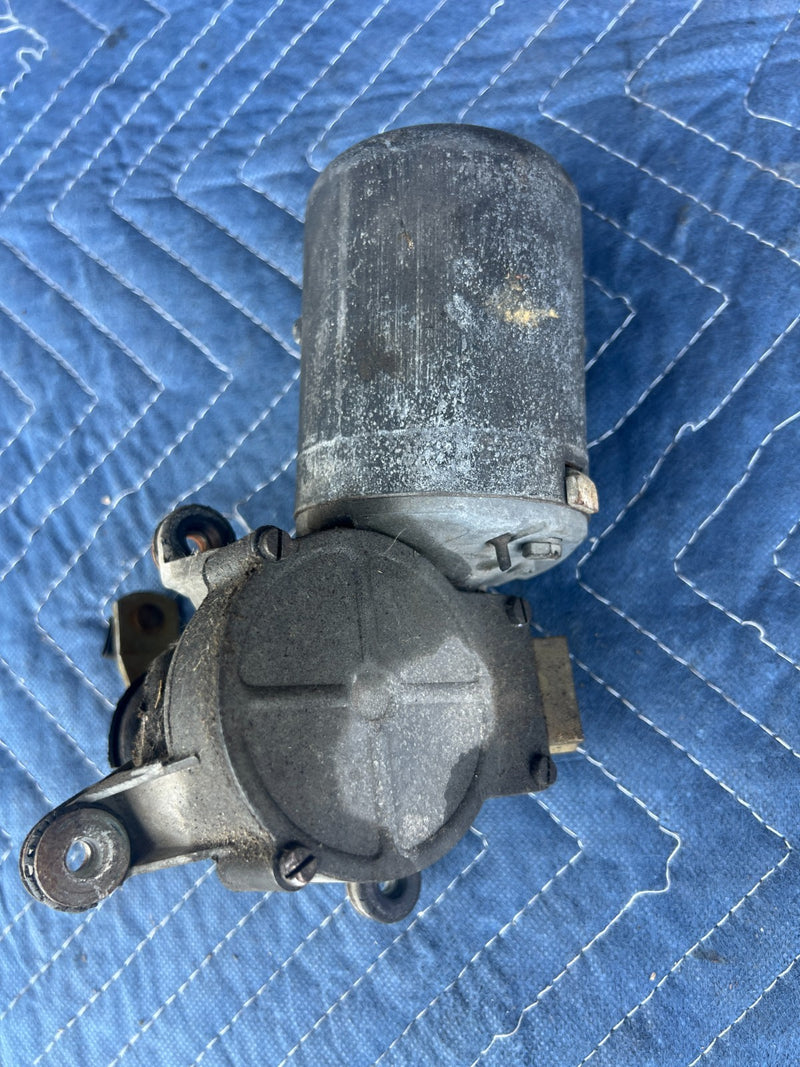 1967-1974 Volvo 140 142 144 145 Front Windshield Wiper Motor Assembly OE #4920EM