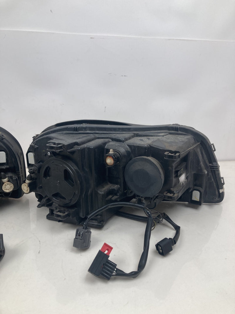 2005 Volvo XC90 I 275 Headlight Set Assembly Pair LH RH 00070336 00029606 #4840M