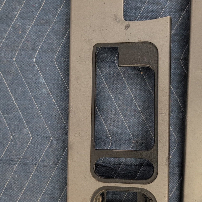 1988-1994 Chevy K1500 Door Handle Trim Bezel LH RH 15615130A 15615129A OEM