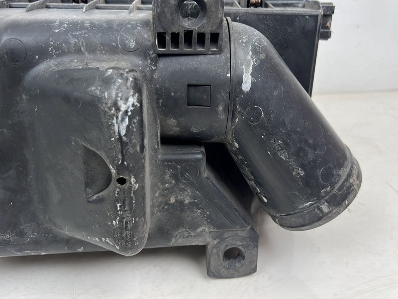 1993-1997 Volvo 850 Air Cleaner Filter Box Housing 6842884 OEM