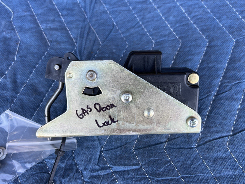 1998-2003 Jaguar XJR XJ8 Gas Fuel Door Lid Lock Actuator & Bracket OEM #4581E