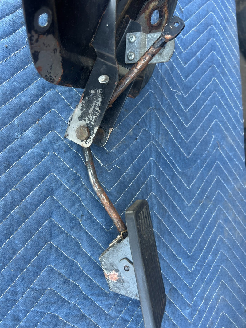 1967-1974 Volvo 140 142 144 145 Gas Pedal Accelerator Assembly OEM #4921EM