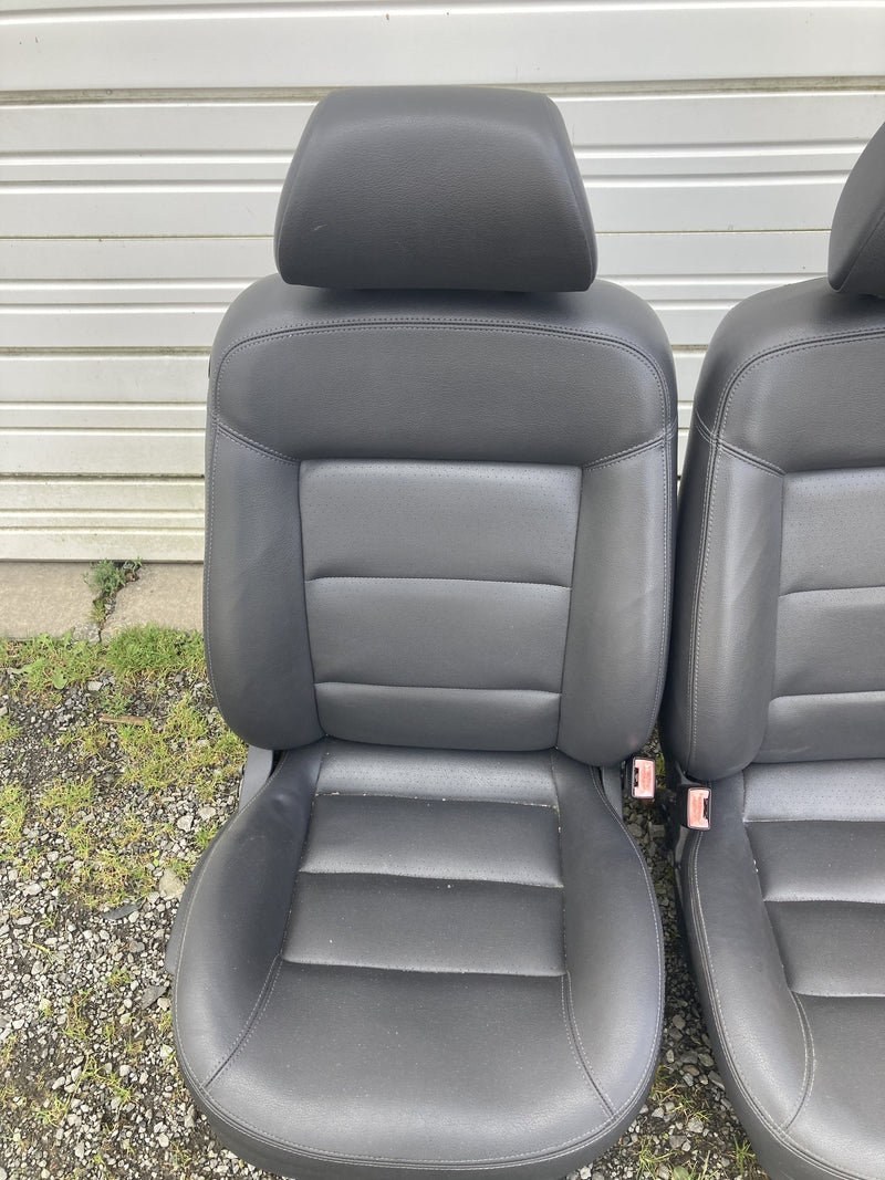 2001-2005 Volkswagen Passat Seat Front Pair Left Right Black OEM #5530M