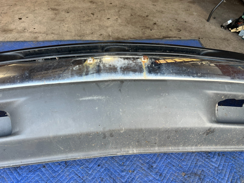 1999-2002 Chevy Silverado GM 1500 2500 Front Bumper w/ Chrome Trim OEM #1856CN