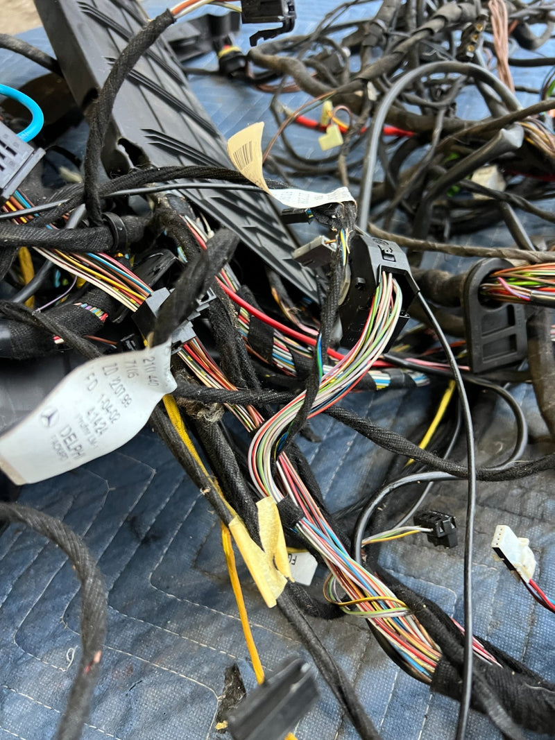 1998-2003 Mercedes W210 E320 Wagon Engine Wiring Harness w/ Fuse Box OEM #4749EM