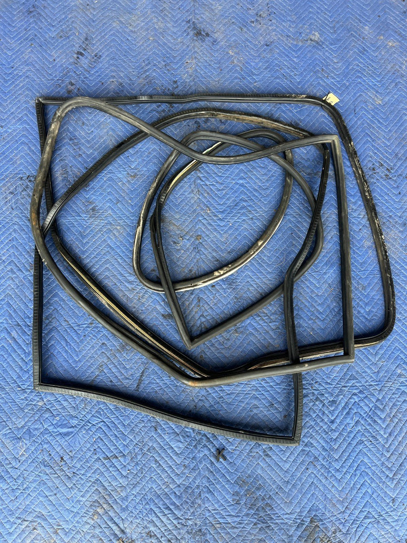 1992-1995 Volvo 940 740 Wagon Front Rear RH LH Door Weather Seal Set OEM #3295EM
