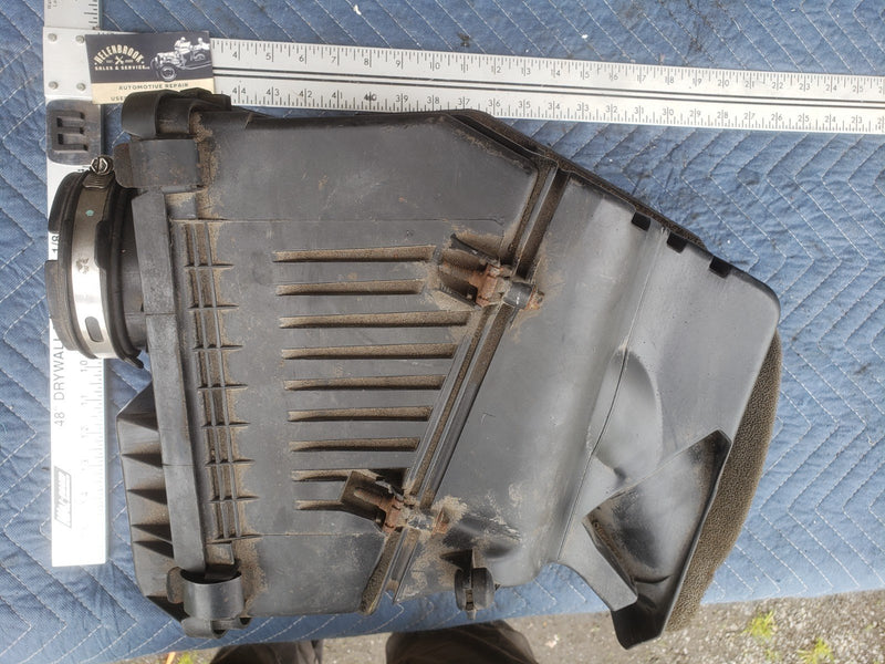 2000-2005 Chevy Impala Air Intake Box & Filter Assembly 382677 OEM #2165CN