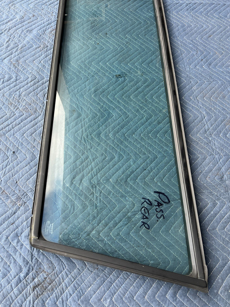 1986-1993 Volvo 240 245 Wagon Passenger RH Rear Window w/ Gasket OEM #4137EM