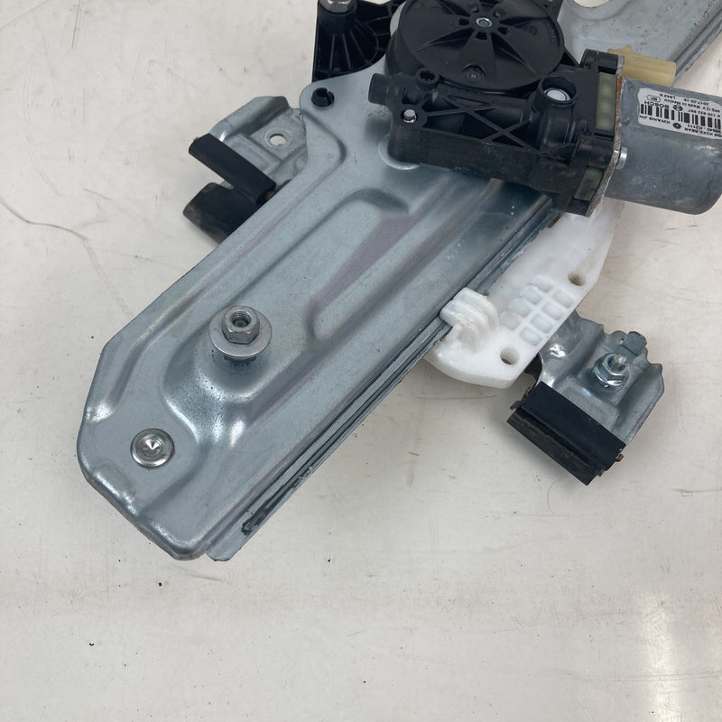 2014-2018 Chevy Silverado 1500Rear Right Window Regulator 013822697 OEM #5584M