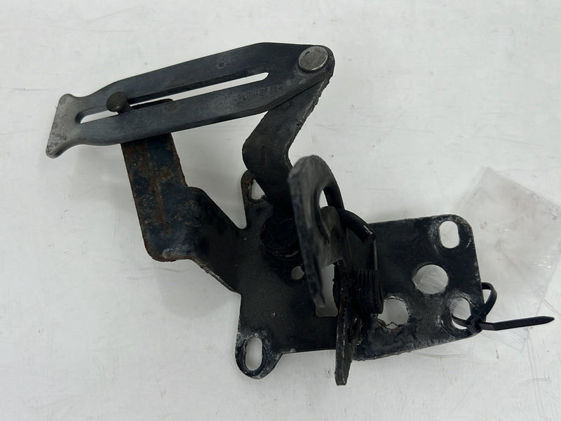 2001-2003 Audi S8 D2 A8 Engine Bonnet Hood Latch Catch 4D0823485 OEM #6083EM