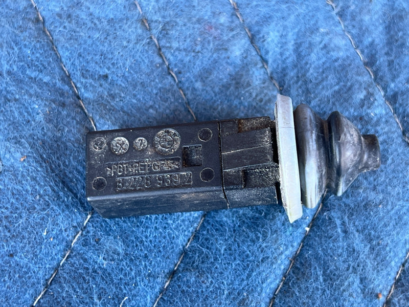 2002-2005 BMW 330xi 325xi E46 Fuel Door Lock Sensor Switch 82289392 OEM #4813EM
