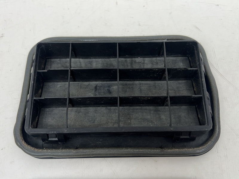 1993-2000 Ford Ranger Cabin Air Pressure Vent Pair OEM #6015EM