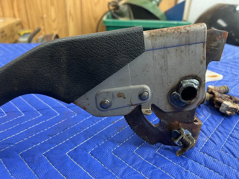 1998-2002 Isuzu Trooper Emergency E Parking Brake Handle Lever Assembly OE#939EM