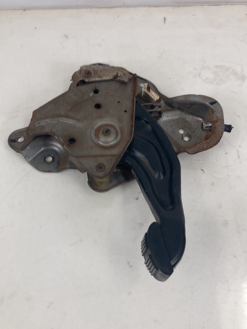1995-1998 Chevrolet Silverado 2500 GMT400 Emergency Brake Pedal 15155147 OEM