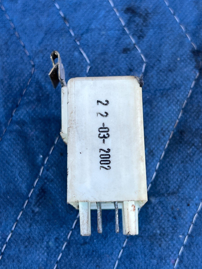 1986-1993 Volvo 240 244 245 Fuel Pump Relay 3523608 OEM #4168EM