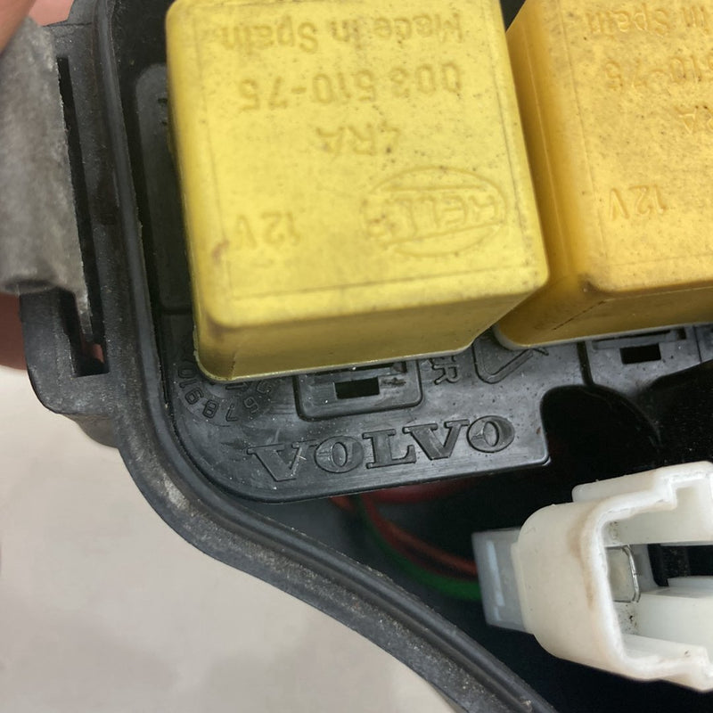 1998-2000 Volvo V70 S70 Main Engine Bay Left Fuse Junction Box OEM #5186M