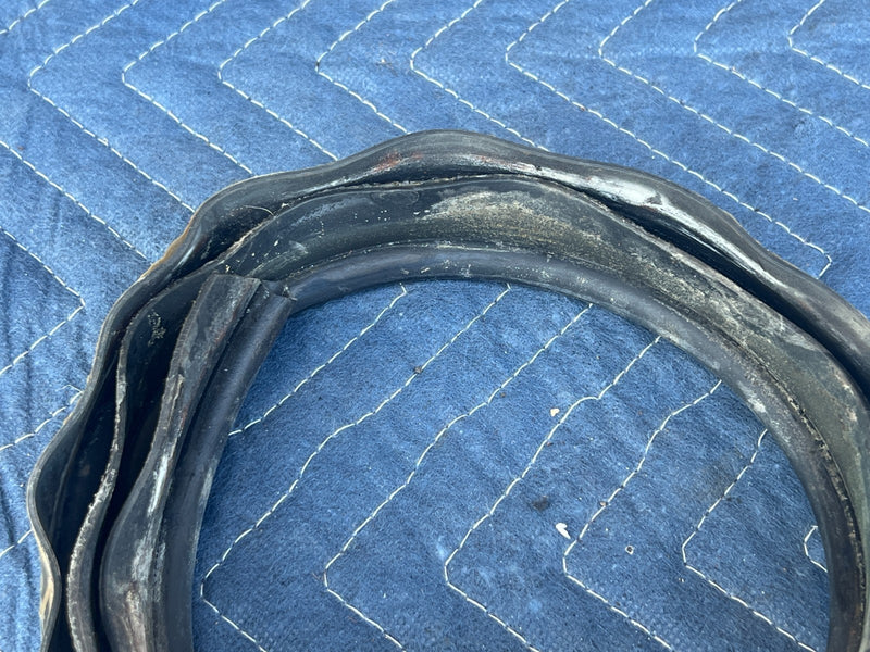 1967-1974 Volvo 140 142 144 145 Windshield Cowl Weatherstripping Seal OE #4912EM