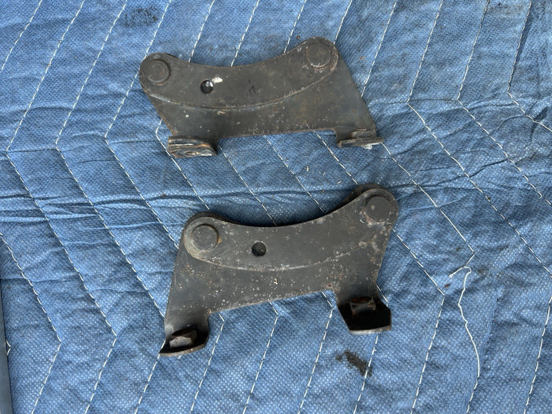 1998-2003 Jaguar XJR XJ8 X308 Front Grille L & R Brackets Hardware OEM #4723E