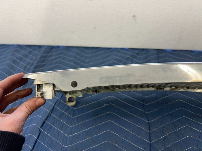 1992-1995 Volvo 940 740 Front Chrome Grille Assembly 3518885 Trim OEM #3168EM