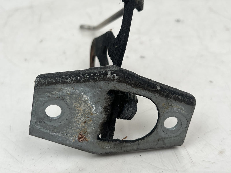 1998-2000 Volvo V70 S70 Front Engine Bonnet Hood Latch Catch 9203302 OEM
