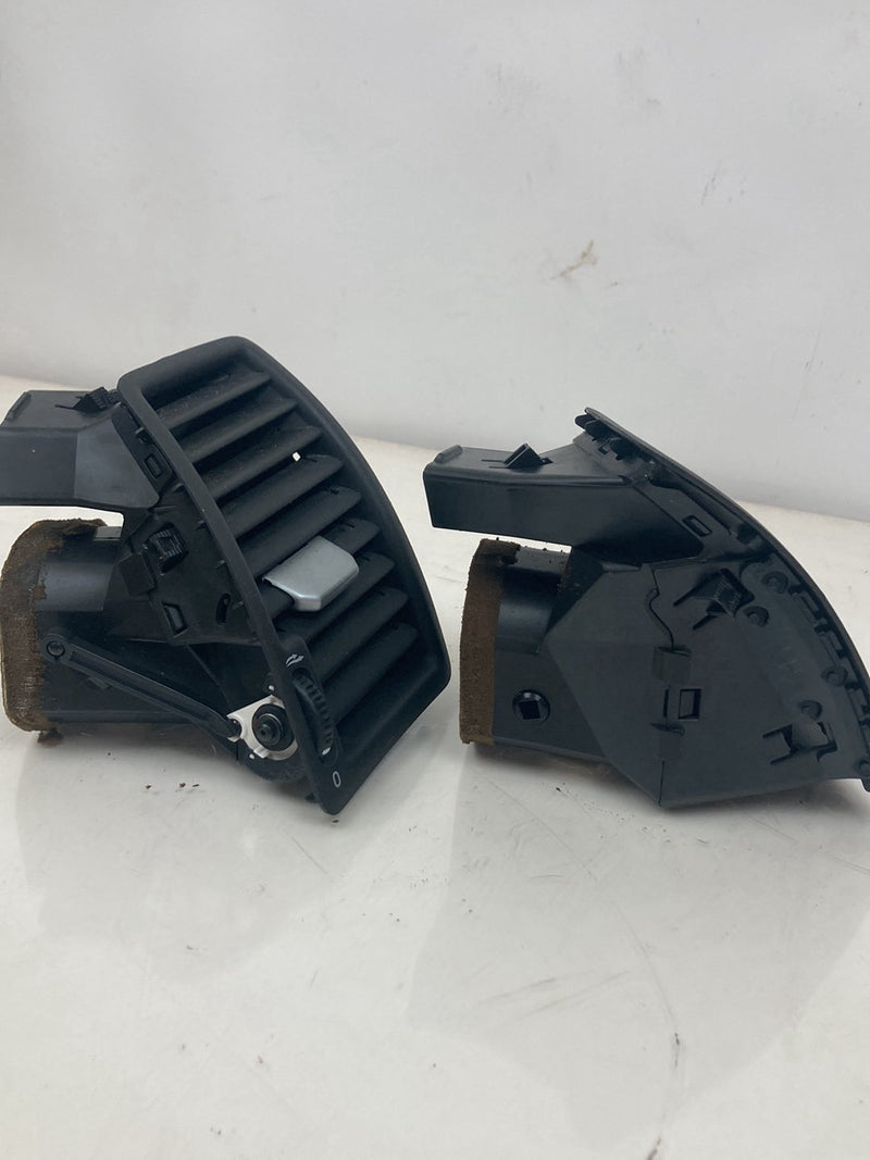 2005 Volvo XC90 I 275 Dash Vent Set Left Right Pair 3409399 3409398 OEM #4847M