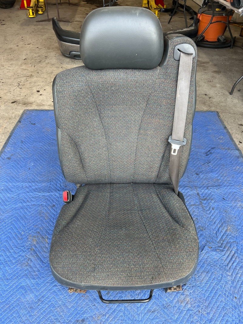 1999-2002 Chevy Silverado GM Driver Left Front Seat Bucket Seatbelt OEM #1853CN